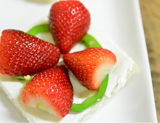 BlogPost_1_Cheese_and_Strawberry_Smorrebrod